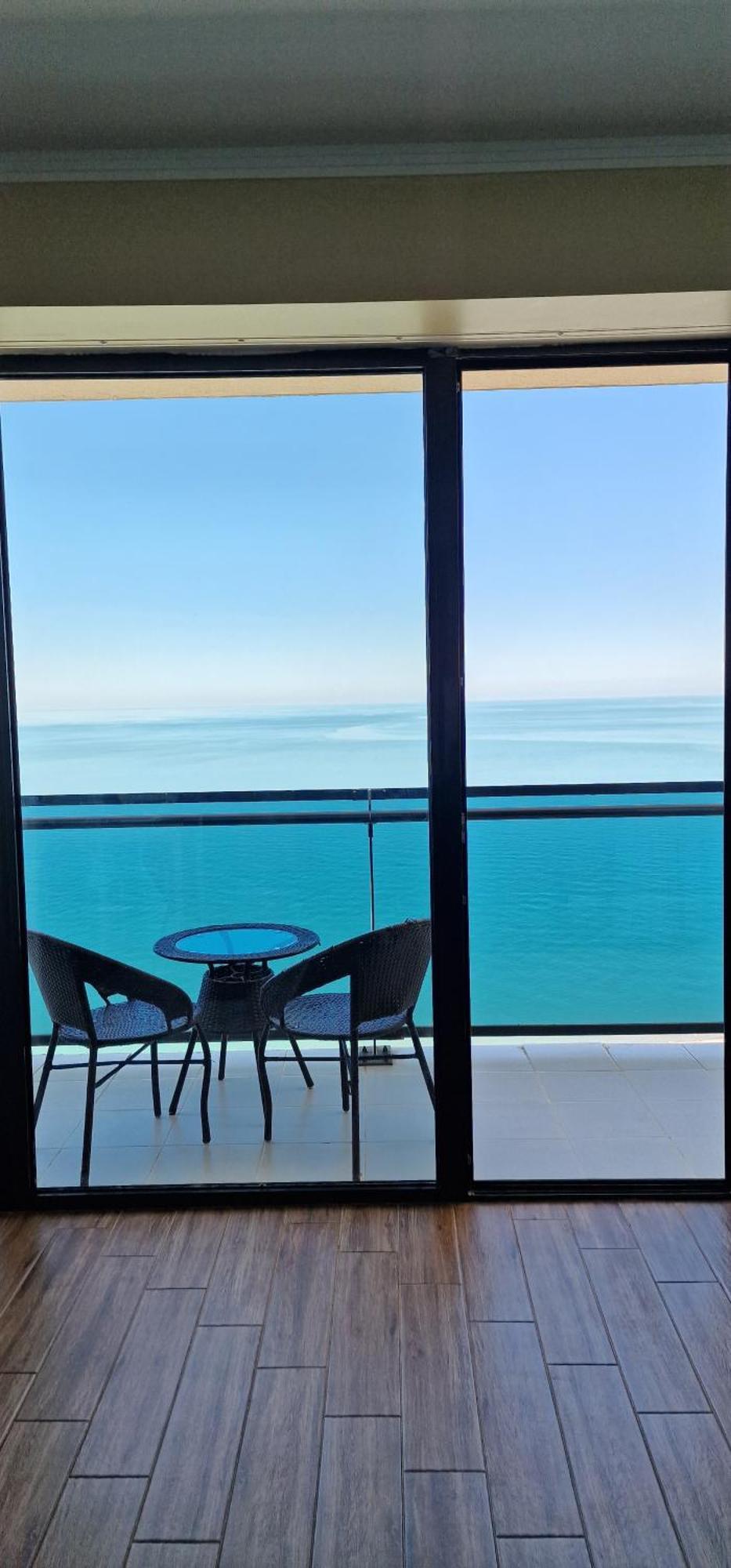 Your Beach Tower Batumi Quarto foto