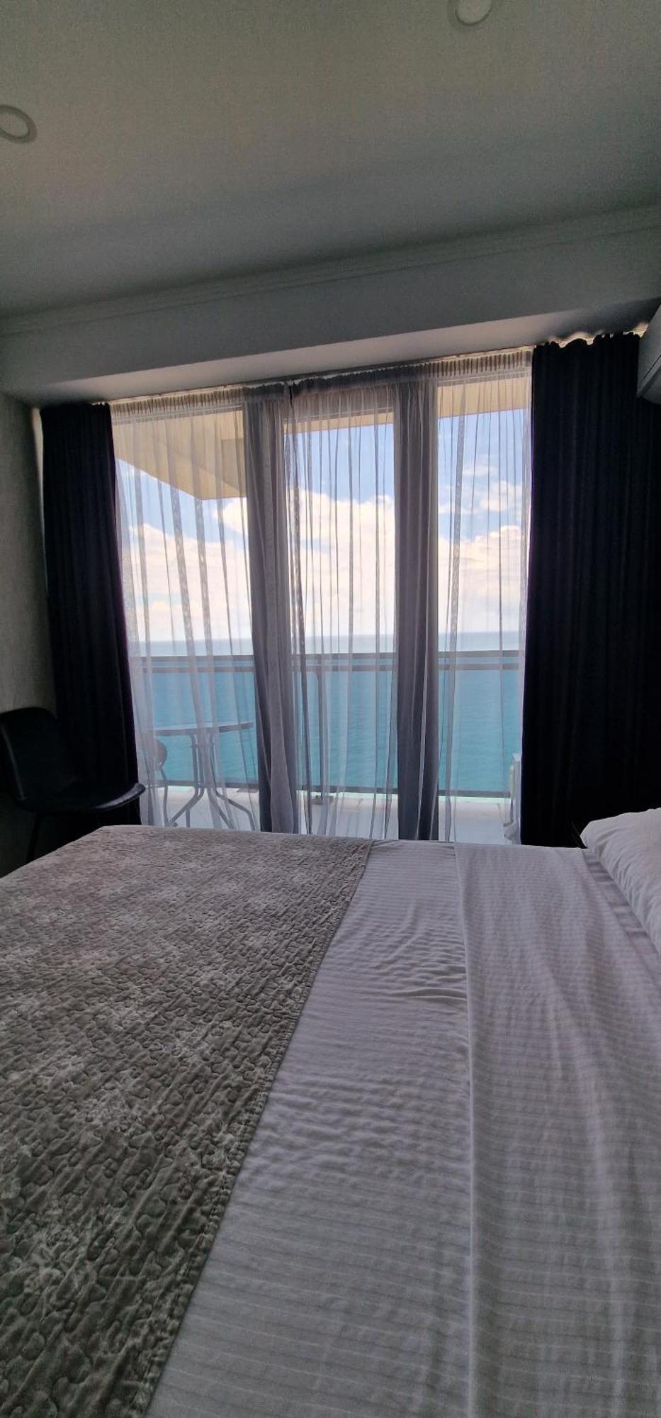 Your Beach Tower Batumi Quarto foto