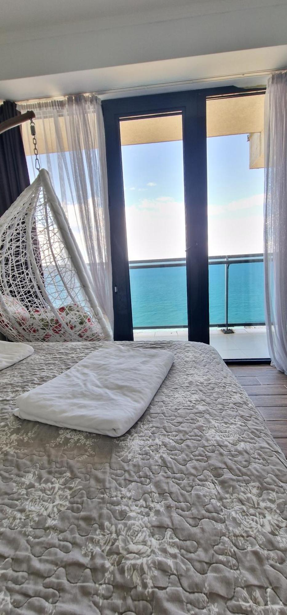 Your Beach Tower Batumi Quarto foto